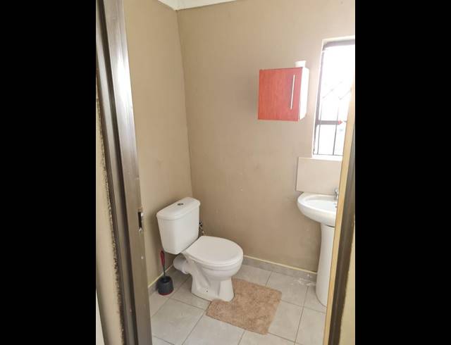 1 BEDROOM PROPERTY TO RENT IN MANIINI